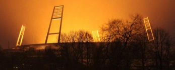 Abendliches Anlegen am Port des Weserstadions