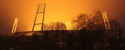 Abendliches Anlegen am Port des Weserstadions